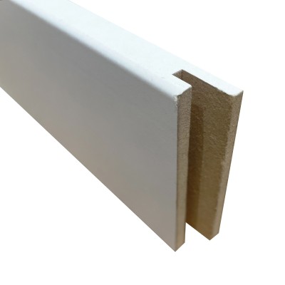 Plinthe 14 x 80 x 2220 mm décor papier blanc mat, bord droit avec angle arrondi